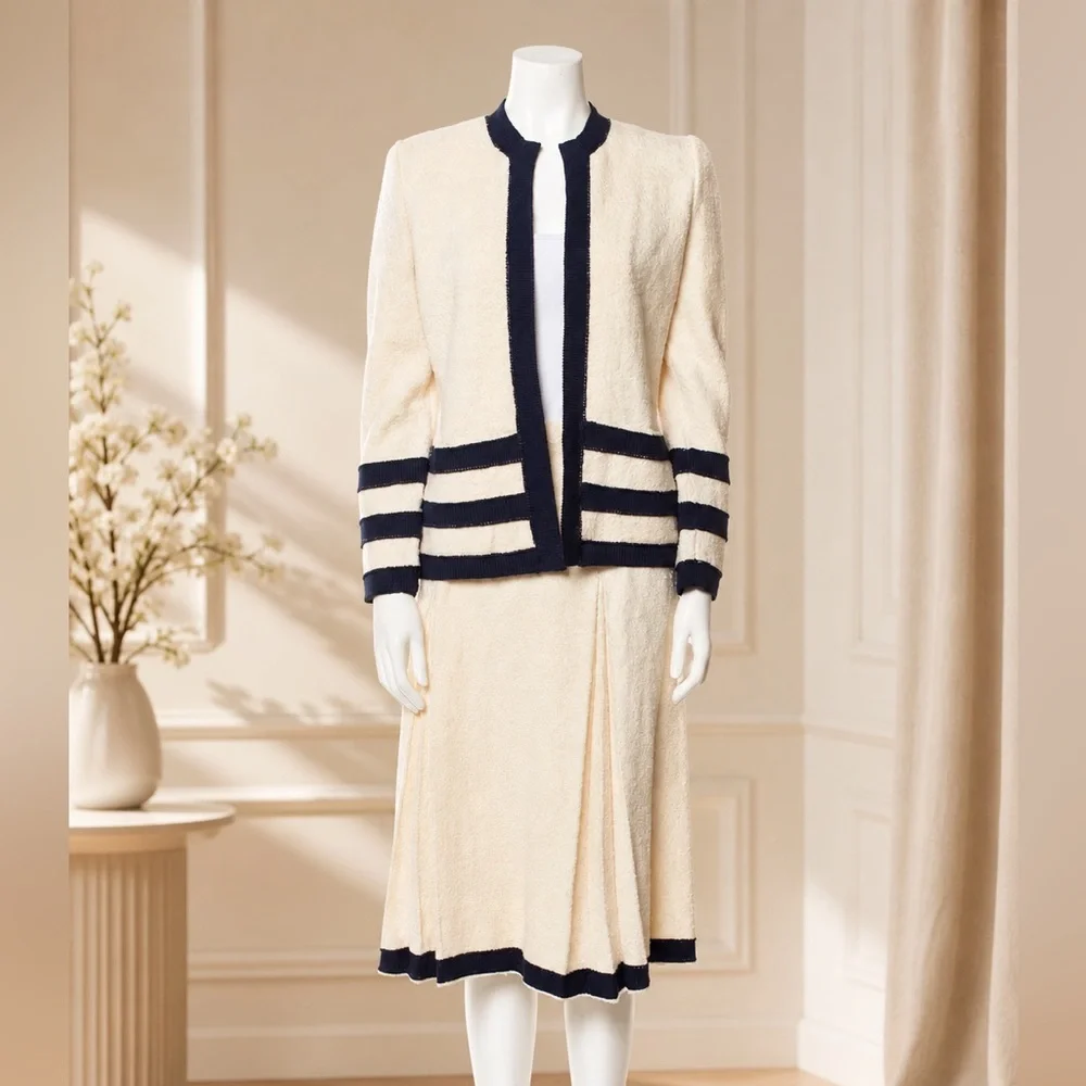 Vintage Adolfo Cream and Navy Blue Two-Piece Skirt Set - Size Small - Picture 2 of 12